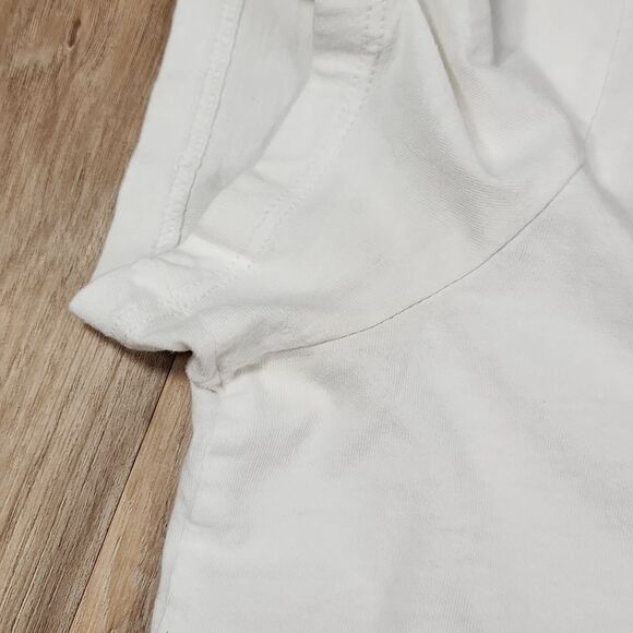 🔸️Levi's White w/Red Logo Short Sleeve Top XLarge - Picture 9 of 9